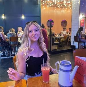 Meet your Posher, Jenna